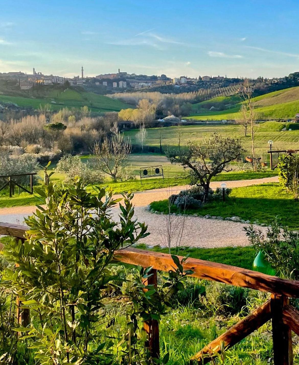 Agriturismo La Corte Del Sole Siena Zewnętrze zdjęcie