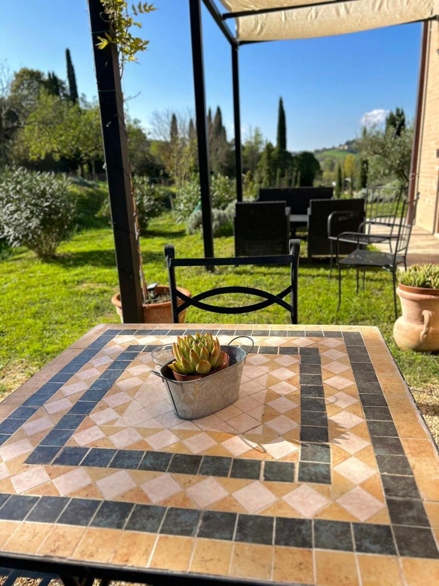 Agriturismo La Corte Del Sole Siena Zewnętrze zdjęcie