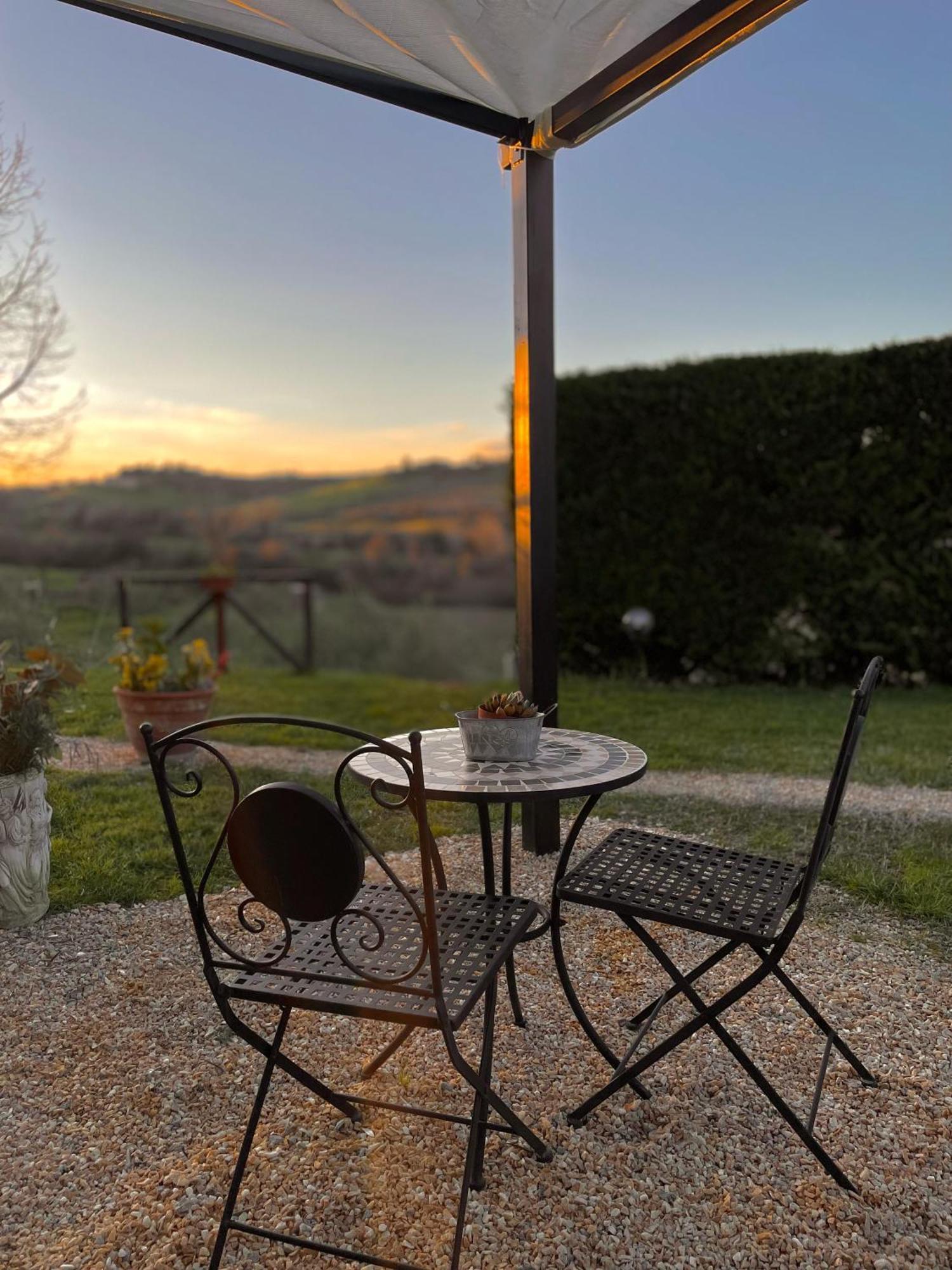 Agriturismo La Corte Del Sole Siena Zewnętrze zdjęcie