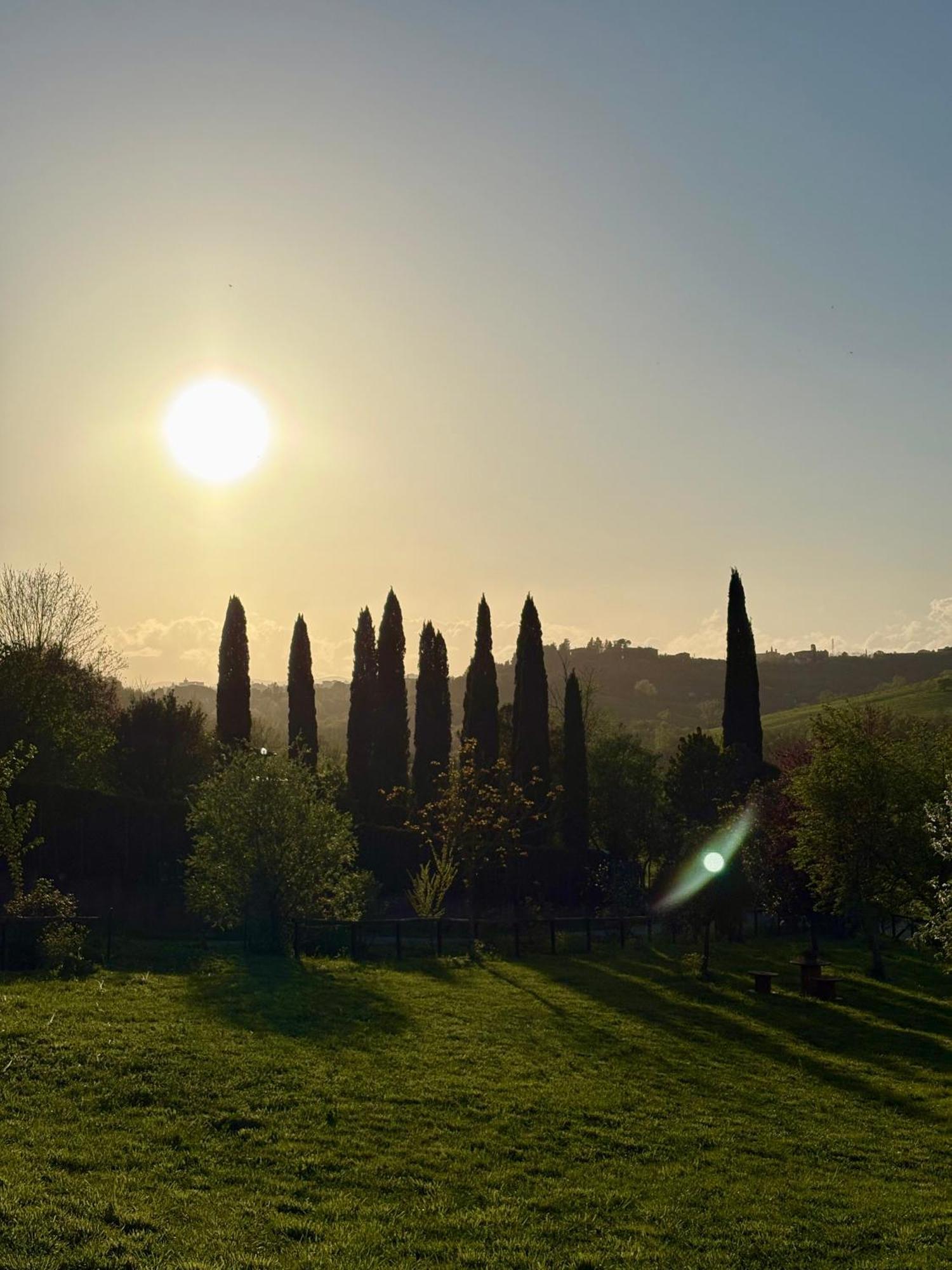 Agriturismo La Corte Del Sole Siena Zewnętrze zdjęcie